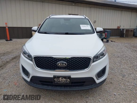 2016 Kia Sorento LX with VIN 5XYPGDA59GG150351, listed as a IAAI auction lot 42006707 with 152,617 mi miles and . Bid and sale history available at carsss.com. Image 12.