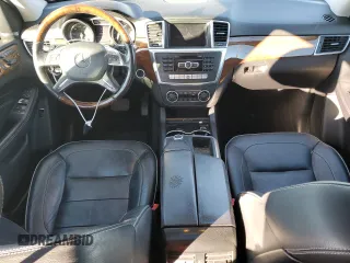2012 Mercedes-Benz M 550 z VIN 4JGDA7DB3CA090841, wystawiony jako Copart lot #80319204 z przebiegiem 230 125 mil mil oraz Czysty tytuł • Clean title. Historia ofert i sprzedaży dostępna na DreamBid. Obrazek 8.