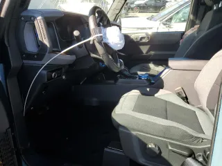 2023 Ford Bronco z VIN 1FMDE5DH1PLB44032, wystawiony jako Copart lot #51039155 z przebiegiem 14 668 mil mil oraz Nie do naprawy • Non repairable. Historia ofert i sprzedaży dostępna na DreamBid. Obrazek 7.