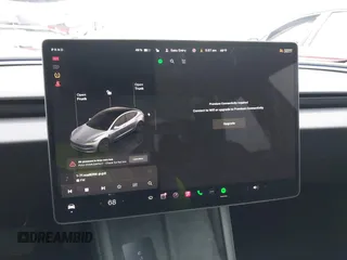 2025 Tesla Model 3 Long Range z VIN 5YJ3E1EA0SF906935, wystawiony jako IAAI lot #41915554 z przebiegiem 1 715 mil mil oraz . Historia ofert i sprzedaży dostępna na DreamBid. Obrazek 18.