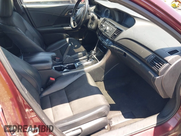 2016 Honda Accord Sport z VIN 1HGCR2F52GA128487, wystawiony jako IAAI lot #42465955 z przebiegiem Nie podano mil oraz . Historia ofert i sprzedaży dostępna na DreamBid. Obrazek 5.