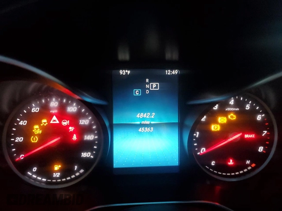 2019 Mercedes-Benz C 300 z VIN 55SWF8DB1KU296703, wystawiony jako Copart lot #76256964 z przebiegiem 45 363 mil mil oraz Tytuł czysty. Historia ofert i sprzedaży dostępna na DreamBid. Obrazek 9.