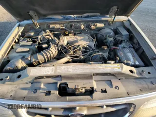 2001 Ford Explorer Eddie Bauer with VIN 1FMZU84P01UB51671, listed as a Copart auction lot 82465744 with 127,592 mi miles and Clean title. Bid and sale history available at DreamBid. Image 12.