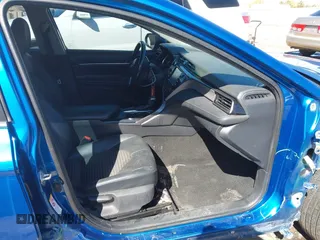 2019 Toyota Camry LE z VIN 4T1B11HKXKU173212, wystawiony jako IAAI lot #41848847 z przebiegiem 138 372 mil mil oraz . Historia ofert i sprzedaży dostępna na DreamBid. Obrazek 5.