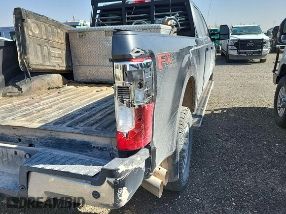 2019 Ford F-250 XL z VIN 1FT7W2BT1KEC50451, wystawiony jako IAAI lot #42504544 z przebiegiem 175 505 mil mil oraz . Historia ofert i sprzedaży dostępna na DreamBid. Obrazek 17.
