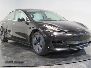 2019 Tesla Model 3 Mid Range z VIN 5YJ3E1EA6KF301575, wystawiony jako Copart lot #58667465 z przebiegiem 84 739 mil mil oraz Szkody całkowita. Historia ofert i sprzedaży dostępna na DreamBid. Obrazek 1.