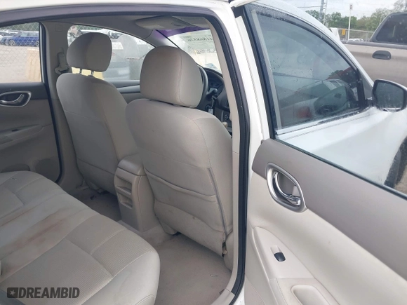 2014 Nissan Sentra SR with VIN 3N1AB7AP1EY257221, listed as a IAAI auction lot 41868576 with 118,275 mi miles. Bid and sale history available at carsss.com. Image 8.