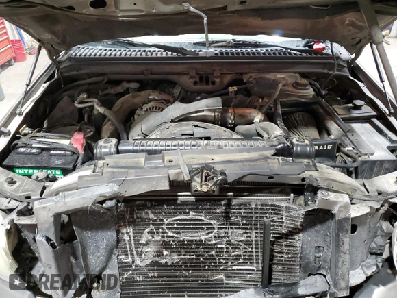 2003 Ford Excursion Limited z VIN 1FMSU43P93EC24089, wystawiony jako Copart lot #82779674 z przebiegiem 273 947 mil mil oraz Czysty tytuł • Clean title. Historia ofert i sprzedaży dostępna na DreamBid. Obrazek 12.