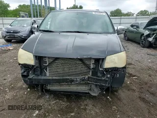 2011 Chrysler Town & Country Touring L z VIN 2A4RR8DG2BR703119, wystawiony jako Copart lot #58184975 z przebiegiem 180 601 mil mil oraz Szkoda całkowita • Salvage title. Historia ofert i sprzedaży dostępna na DreamBid. Obrazek 15.