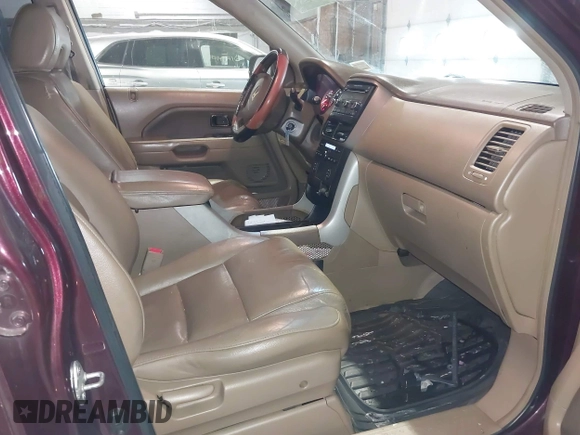 2008 Honda Pilot EX-L with VIN 5FNYF18558B033192, listed as a IAAI auction lot 41378869 with 186,709 mi miles. Bid and sale history available at carsss.com. Image 5.
