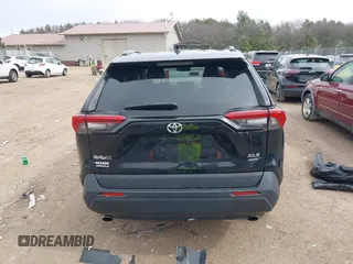 2020 Toyota RAV4 XLE with VIN 2T3P1RFV8LC061598, listed as a IAAI auction lot 41850442 with 40,175 mi miles and . Bid and sale history available at DreamBid. Image 16.