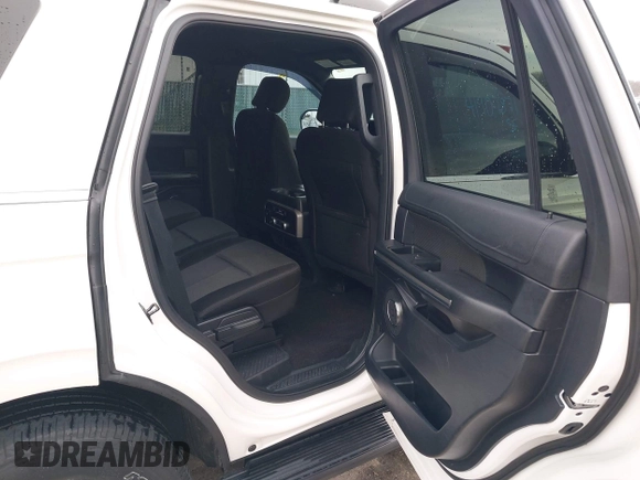 2019 Ford Expedition XLT with VIN 1FMJU1JT9KEA80164, listed as a IAAI auction lot 41907871 with 28,407 mi miles. Bid and sale history available at carsss.com. Image 8.