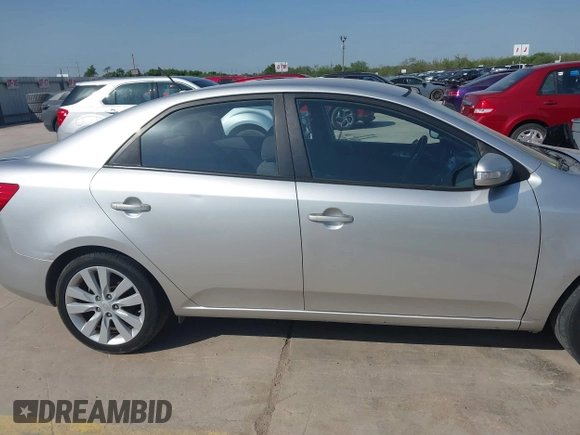 2010 Kia Forte SX с VIN KNAFW4A34A5116442, выставлен на аукционе IAAI как лот 42202552 с пробегом 133 303 миль миль и . История ставок и продаж доступна на DreamBid. Изображение 13.