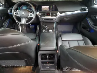 2022 BMW 3 Series 330i xDrive z VIN 3MW5R7J01N8C77673, wystawiony jako Copart lot #43196945 z przebiegiem 39 517 mil mil oraz Szkoda całkowita • Salvage title. Historia ofert i sprzedaży dostępna na DreamBid. Obrazek 8.