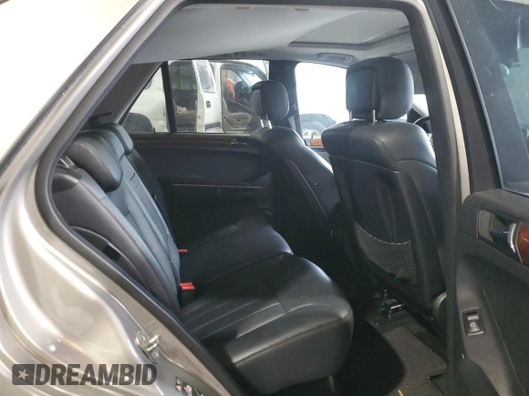 2006 Mercedes-Benz M 500 z VIN 4JGBB75EX6A043551, wystawiony jako Copart lot #55937265 z przebiegiem 120 923 mil mil oraz Szkoda całkowita • Salvage title. Historia ofert i sprzedaży dostępna na DreamBid. Obrazek 11.