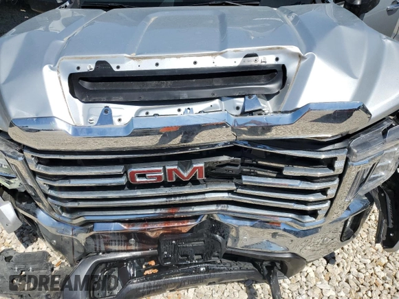 2022 GMC Sierra 3500HD SLT z VIN 1GT49UEY5NF360897, wystawiony jako Copart lot #47723514 z przebiegiem 8272 mil mil oraz Szkody całkowita. Historia ofert i sprzedaży dostępna na DreamBid. Obrazek 7.