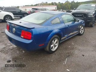 2007 Ford Mustang Deluxe with VIN 1ZVFT80NX75334686, listed as a IAAI auction lot 41922547 with 83,148 mi miles. Bid and sale history available at carsss.com. Image 4.