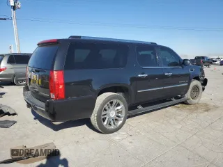 2010 Cadillac Escalade ESV Platinum Edition z VIN 1GYUKKEF6AR137536, wystawiony jako Copart lot #48436155 z przebiegiem 167 150 mil mil oraz Szkoda całkowita • Salvage title. Historia ofert i sprzedaży dostępna na DreamBid. Obrazek 3.