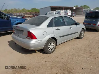 2003 Ford Focus LX with VIN 1FAFP33P83W239710, listed as a IAAI auction lot 42035643 with 178,016 mi miles and . Bid and sale history available at carsss.com. Image 4.