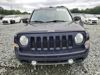 2013 Jeep Patriot Latitude z VIN 1C4NJRFB9DD274778, wystawiony jako Copart lot #58672365 z przebiegiem 125 246 mil mil oraz Czysty tytuł • Clean title. Historia ofert i sprzedaży dostępna na DreamBid. Obrazek 5.