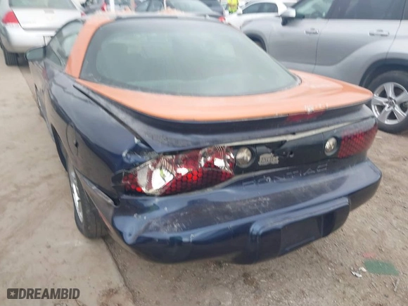 2000 Pontiac Firebird with VIN 2G2FS22K8Y2128225, listed as a IAAI auction lot 41507271 with 132,255 mi miles. Bid and sale history available at carsss.com. Image 6.