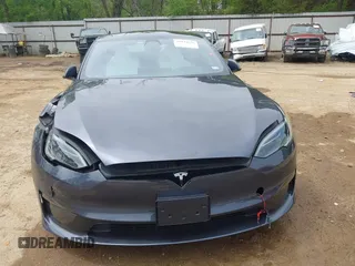 2023 Tesla Model S with VIN 5YJSA1E53PF511231, listed as a IAAI auction lot 41924626 with Not provided miles and . Bid and sale history available at DreamBid. Image 9.