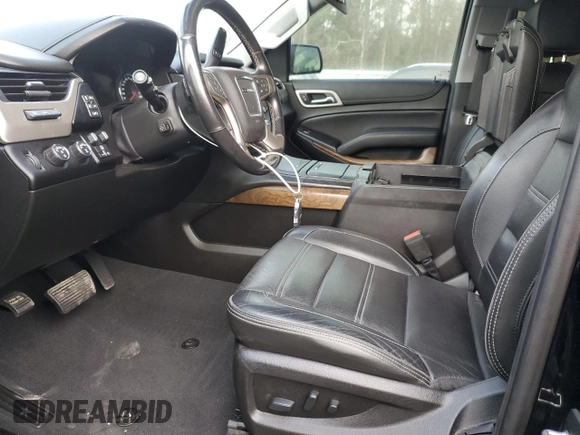 2019 GMC Yukon XL Denali with VIN 1GKS2HKJ9KR264134, listed as a Copart auction lot 43138545 with 105,690 mi miles and Salvage Title. Bid and sale history available at DreamBid. Image 7.