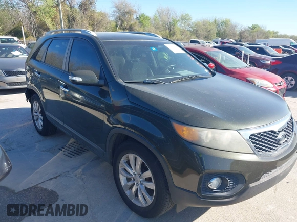 2011 Kia Sorento EX with VIN 5XYKU4A22BG095372, listed as a IAAI auction lot 41852948 with 265,609 mi miles. Bid and sale history available at carsss.com. Image 1.