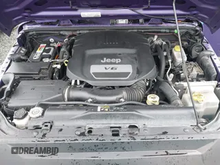 2018 Jeep Wrangler JK Unlimited Sport S with VIN 1C4BJWDG0JL847049, listed as a IAAI auction lot 41218525 with 90,588 mi miles. Bid and sale history available at carsss.com. Image 10.