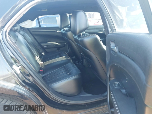 2016 Chrysler 300 S z VIN 2C3CCAGG0GH191555, wystawiony jako IAAI lot #42010604 z przebiegiem 74 343 mil mil oraz . Historia ofert i sprzedaży dostępna na DreamBid. Obrazek 8.