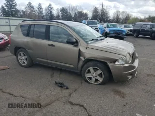 2007 Jeep Compass Sport with VIN 1J8FT47W17D141545, listed as a Copart auction lot 50924935 with 179,805 mi miles and Salvage Title. Bid and sale history available at carsss.com. Image 4.
