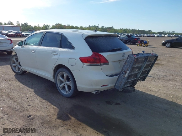 2015 Toyota Venza XLE with VIN 4T3ZK3BB8FU074868, listed as a IAAI auction lot 41903737 with 277,991 mi miles. Bid and sale history available at carsss.com. Image 3.