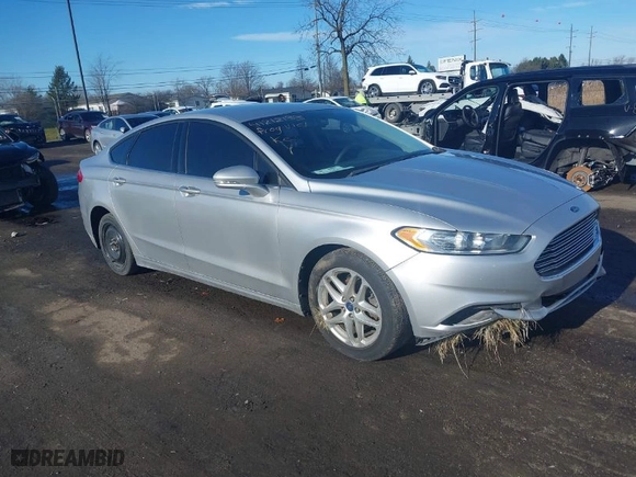 2013 Ford Fusion SE with VIN 3FA6P0H72DR200204, listed as a IAAI auction lot 41212133 with NaN miles. Bid and sale history available at carsss.com. Image 1.