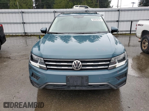 2020 Volkswagen Tiguan SE with VIN 3VV2B7AX4LM005342, listed as a Copart auction lot 52052615 with 35,787 mi miles and Salvage Title. Bid and sale history available at DreamBid. Image 5.
