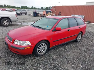 2001 Volvo V40 с VIN YV1VW295X1F632284, выставлен на аукционе IAAI как лот 42426338 с пробегом 161 048 миль миль и . История ставок и продаж доступна на DreamBid. Изображение 2.
