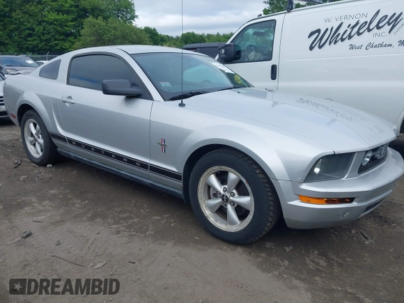 2008 Ford Mustang Deluxe with VIN 1ZVHT80N785160327, listed as a IAAI auction lot 42547909 with 113,654 mi miles and . Bid and sale history available at DreamBid. Image 1.