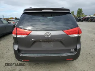 2011 Toyota Sienna XLE z VIN 5TDDK3DC8BS013239, wystawiony jako Copart lot #74852364 z przebiegiem 212 060 mil mil oraz Szkoda całkowita • Salvage title. Historia ofert i sprzedaży dostępna na DreamBid. Obrazek 6.
