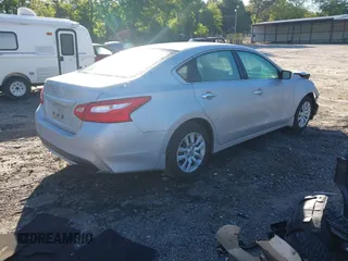 2016 Nissan Altima S z VIN 1N4AL3AP2GN392359, wystawiony jako IAAI lot #42187237 z przebiegiem 170 107 mil mil oraz . Historia ofert i sprzedaży dostępna na DreamBid. Obrazek 4.