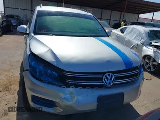 2016 Volkswagen Tiguan S with VIN WVGAV7AX9GW567790, listed as a IAAI auction lot 42352288 with 119,526 mi miles and . Bid and sale history available at DreamBid. Image 12.