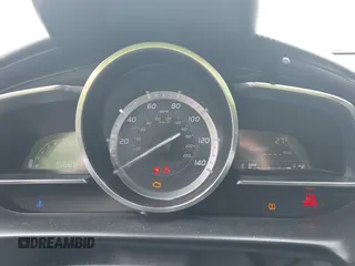 2016 Scion iA z VIN 3MYDLBZV5GY133972, wystawiony jako IAAI lot #42260164 z przebiegiem 156 981 mil mil oraz . Historia ofert i sprzedaży dostępna na DreamBid. Obrazek 7.