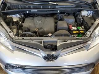 2018 Toyota Sienna XLE z VIN 5TDDZ3DC1JS190712, wystawiony jako Copart lot #62282255 z przebiegiem 63 438 mil mil oraz Szkoda całkowita • Salvage title. Historia ofert i sprzedaży dostępna na DreamBid. Obrazek 12.