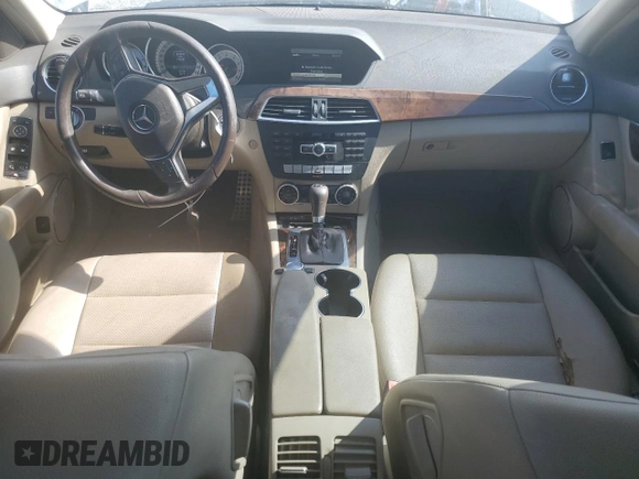 2013 Mercedes-Benz C 250 Sport с VIN WDDGF4HB3DA772525, выставлен на аукционе Copart как лот 64951505 с пробегом 194 281 миль миль и Чистый • Clean title. История ставок и продаж доступна на DreamBid. Изображение 9.