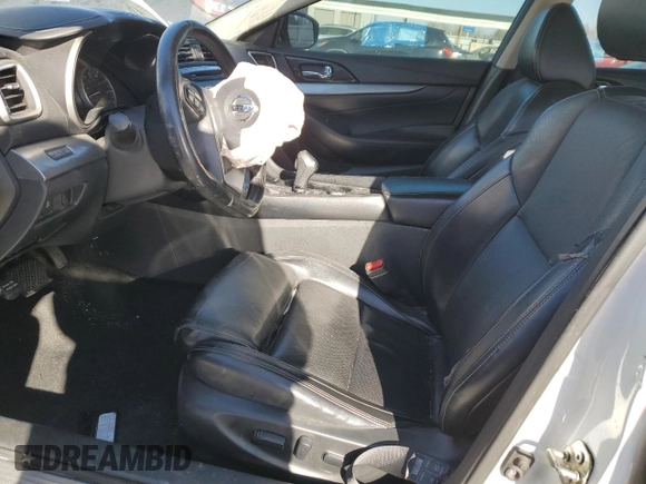 2016 Nissan Maxima SV z VIN 1N4AA6AP8GC392465, wystawiony jako Copart lot #88349325 z przebiegiem Nie podano mil oraz Szkoda całkowita • Salvage title. Historia ofert i sprzedaży dostępna na DreamBid. Obrazek 7.