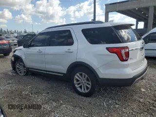 2017 Ford Explorer XLT with VIN 1FM5K7D82HGD49572, listed as a Copart auction lot 50813535 with 60,962 mi miles and Salvage Title. Bid and sale history available at DreamBid. Image 2.