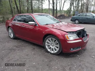 2014 Chrysler 300 C z VIN 2C3CCAET9EH157059, wystawiony jako IAAI lot #41979473 z przebiegiem 111 099 mil mil oraz . Historia ofert i sprzedaży dostępna na DreamBid. Obrazek 1.