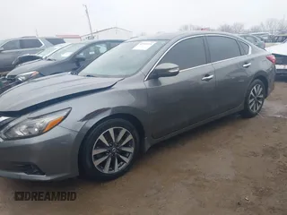 2017 Nissan Altima SR z VIN 1N4AL3AP6HC481669, wystawiony jako IAAI lot #41545375 z przebiegiem 93 271 mil mil oraz . Historia ofert i sprzedaży dostępna na DreamBid. Obrazek 14.