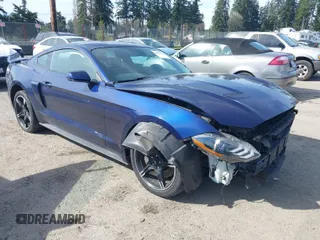 2019 Ford Mustang GT with VIN 1FA6P8CF2K5176810, listed as a IAAI auction lot 41872133 with 71,543 mi miles. Bid and sale history available at carsss.com. Image 1.