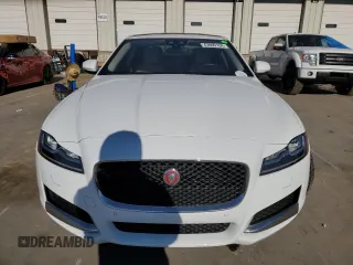 2018 Jaguar XF 30t Prestige with VIN SAJBK4GX4JCY73331, listed as a Copart auction lot 43069184 with 17,046 mi miles. Bid and sale history available at carsss.com. Image 5.