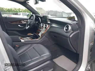 2019 Mercedes-Benz GLC 300 z VIN WDC0G4KB7KF626348, wystawiony jako IAAI lot #42356795 z przebiegiem 56 610 mil mil oraz . Historia ofert i sprzedaży dostępna na DreamBid. Obrazek 5.