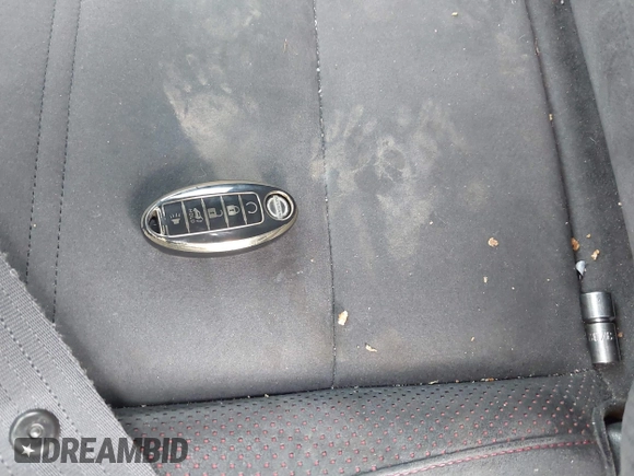 2014 Nissan Juke S with VIN JN8AF5MV3ET363957, listed as a IAAI auction lot 40133471 with 110,565 mi miles. Bid and sale history available at carsss.com. Image 11.